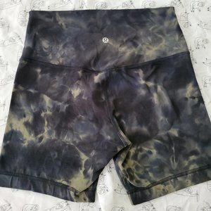 Lululemon biker shorts sz 8